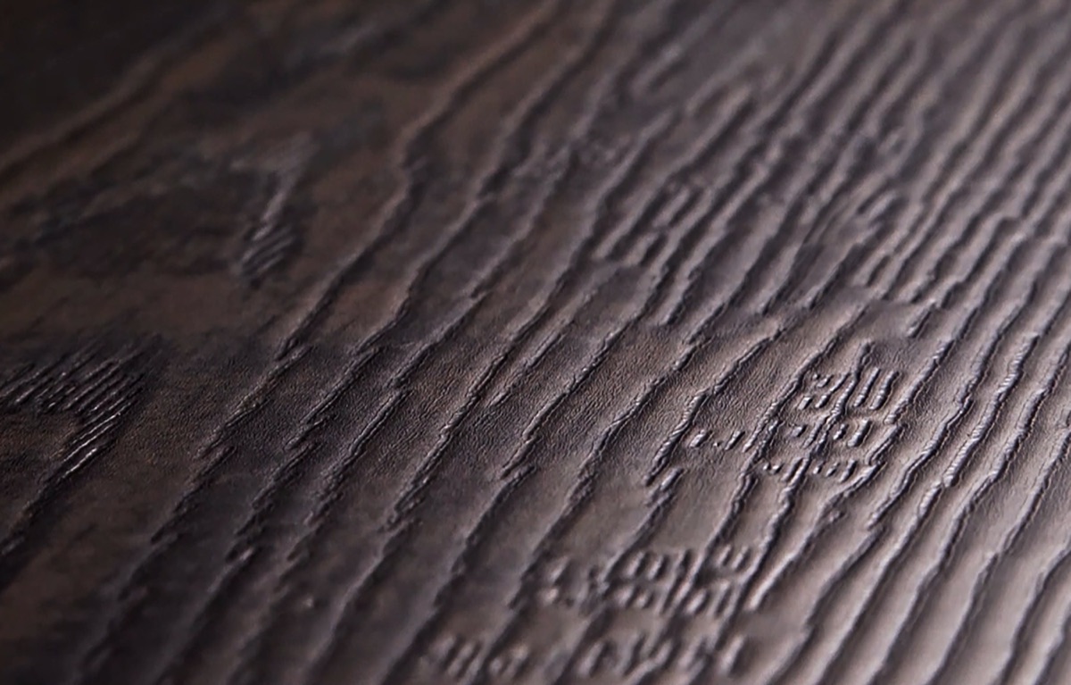 DSE Digital Synchronized Embossing surface close-up